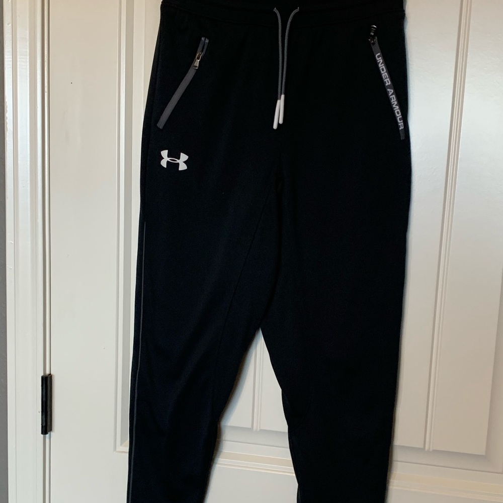 Girls Under Armour joggers. Youth medium like new